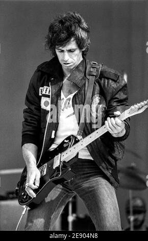 ROTTERDAM, THE NETHERLANDS - JUN 02, 1982:  Guitar player Keith Richards from The Rolling Stones during their concert in de kuip stadium in Rotterdam. Stock Photo