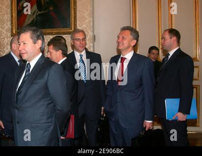 Russian prime minister Viktor Zubkov arrives with his delegation at the Hotel de Matignon in Paris, France on November 16, 2007. Photo by Mousse/ABACAPRESS.COM Stock Photo