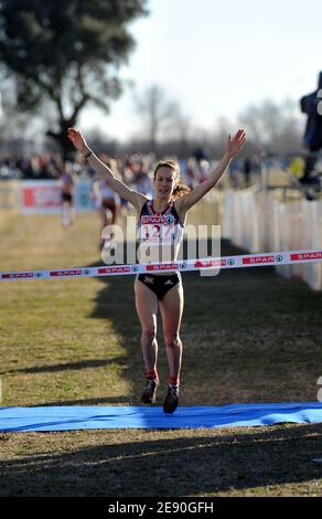 Great Britain's Stephanie Twell celebrates her victory on womens junior during the 14 th European Cross Country Championships, in Toro, Spain, on December 9, 2007. Photo by Stephane Kempinaire/Cameleon/ABACAPRESS.COM Stock Photo