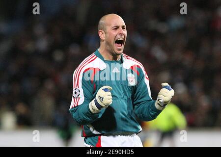 Liverpool's goalkeeper Pepe Reina celebrates fouth goal during the UEFA Champions league soccer match, Group A, Olympique de Marseille vs Liverpool at the Velodrome stadium in Marseille, France on december 11, 2007. Liverpool won 4-0. Photo by Morton-Taamallah/Cameleon/ABACAPRESS.COM Stock Photo