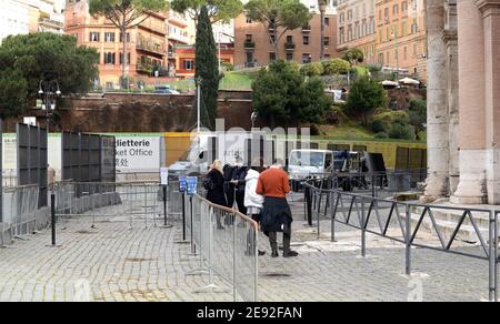 Riapertura del Colosseo dopo chiusura a causa del coronavirus Stock Photo