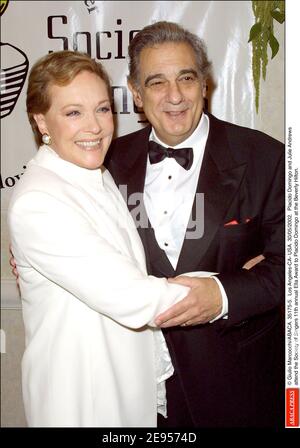 © Giulio Marcocchi/ABACA. 35175-5. Los Angeles-CA- USA. 30/05/2002. Placido Domingo and Julie Andrews attend the Society of Singers 11th annual Ella Award to Placido Domingo at the Beverly Hilton. Stock Photo