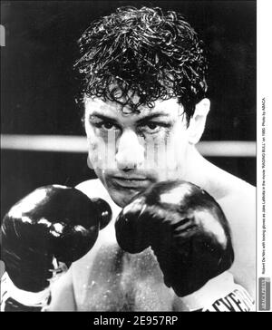 Robert De Niro with boxing gloves as Jake LaMotta in the movie ?RAGING BULL? on 1980. Photo by ABACA. Stock Photo