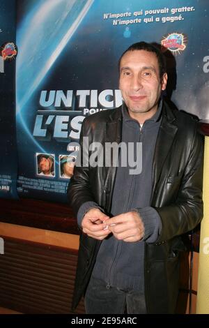 French actor Zinedine Soualem attends 'Un Ticket pour l'Espace' premiere at Planet Hollywood in Paris, France, January 13, 2006. Photo by Benoit Pinguet/ABACAPRESS.COM Stock Photo