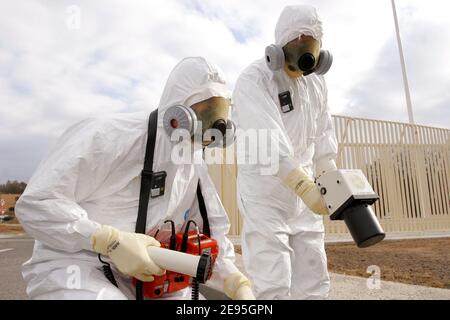 Nuclear disaster simulation in Cadarache, South of France near the area where will be built the next Nuclear plant ITER. The civil security test his reaction in emmergency on January 25, 2006. Photo by Gerald Holubowicz/ABACAPRESS.COM. Stock Photo