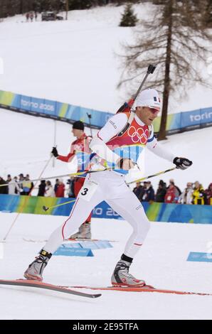 France's bronze medallist Raphael Poiree competes during the Men's 4 x 7.5 km Relay Biathlon race in Cesana San Sicario, Italy, at the Turin 2006 Winter Olympic Games on February 21, 2006. The XX Olympic Winter Games run from February 10 to February 26, 2006. Photo by Gouhier-Nebinger/Cameleon/ABACAPRESS.COM Stock Photo