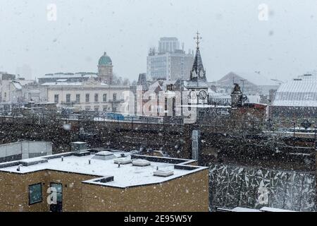 Cityscape view during heavy snow, Brixton, London, 24 January 2021 Stock Photo
