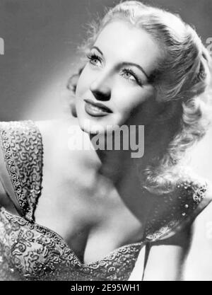 MARTHA TILTON (1915-2006) American singer, film and TV actress about 1948. Stock Photo