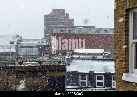 Cityscape view during heavy snow, Brixton, London, 24 January 2021 Stock Photo