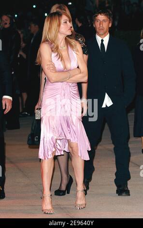 Madonna arriving at the 2006 Vanity Fair Oscar Party held at Morton's in Los Angeles, CA, USA on March 5, 2006. Photo by Hahn-Khayat-Nebinger/ABACAPRESS.COM Stock Photo