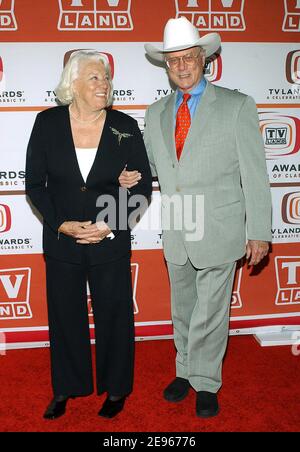 Larry Hagman and his wife Maj Axelsson attend the 2006 TV Land Awards held at the Barker Hangar in Santa Monica, CA, USA on March 19, 2006. Photo by Lionel Hahn/ABACAPRESS.COM Stock Photo