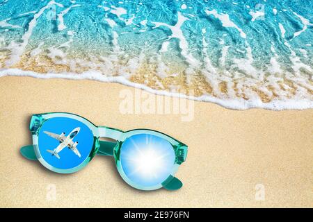 Beach sea and sky reflection sunglasses Royalty Free Vector