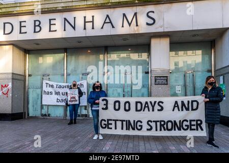 Cork, Ireland. 3rd Feb, 2021. Ex-Debenhams workers have now been picketing Debenhams stores for 300 days. Workers in Cork held a small protest, due to Covid-19, outside the Patrick Street store this morning to mark the milestone. Cork Shop Steward Valerie Conlon says there is still no sign of a resolution. Credit: AG News/Alamy Live News Stock Photo