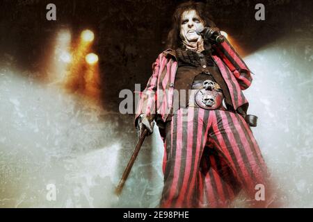 Alice Cooper performing his Halloween Night of Fear at Wembley Arena, London Stock Photo