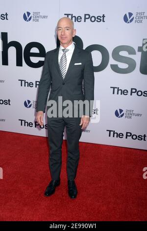 Manhattan, United States Of America. 14th Dec, 2017. WASHINGTON, DC - DECEMBER 14: Bob Odenkirk arrives at 'The Post' Washington, DC Premiere at The Newseum on December 14, 2017 in Washington, DC. People: Jeff Bezos Credit: Storms Media Group/Alamy Live News Stock Photo