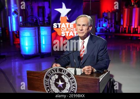 Lockhart, Texas, USA. 1st Feb, 2021. Texas Governor GREG ABBOTT prepares to deliver his annual State of the State speech at Visionary Fiber Technologies outside Lockhart, TX. Abbott proposed expansion of telemedicine and increased broadband access for rural Texans and also praised the continued strength of the Texas economy. Credit: Bob Daemmrich/ZUMA Wire/Alamy Live News Stock Photo