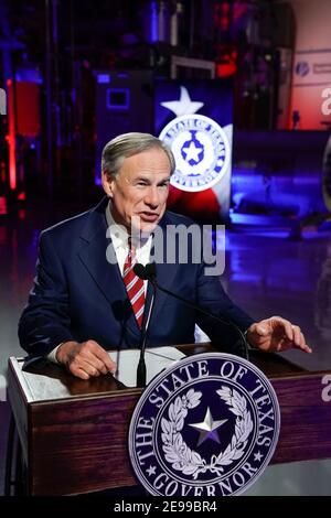 Lockhart, Texas, USA. 1st Feb, 2021. Texas Governor GREG ABBOTT prepares to deliver his annual State of the State speech at Visionary Fiber Technologies outside Lockhart, TX. Abbott proposed expansion of telemedicine and increased broadband access for rural Texans and also praised the continued strength of the Texas economy. Credit: Bob Daemmrich/ZUMA Wire/Alamy Live News Stock Photo