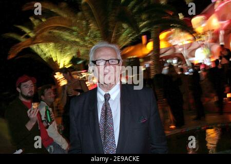 Atmosphere at the MTV party at Pierre Cardin Villa 'Palais de bules' during the 59th Cannes Film Festival, near Cannes, France, on May 20, 2006. Photo by Benoit Pinguet/ABACAPRESS.COM. Stock Photo