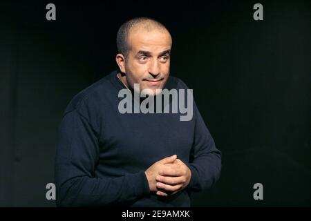 Benamar Siba performs his one Man Show, 'Mes Os et Barabas' at the Theater of 'Les Dechargeurs' in Paris on June 6, 2006. Photo by Denis Guignebourg/ABACAPRESS.COM Stock Photo