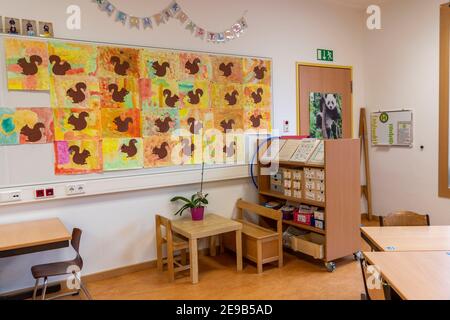 Primary school, 1st grade classroom, modern equipped school, new building, empty, during lockdown in January 2021, pupils mostly learn at home, NRW, G Stock Photo