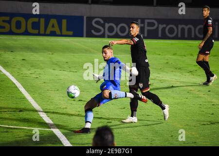 SP - Braganca Paulista - 05/05/2022 - COPA LIBERTADORES 2022, BRAGANTINO X  VELEZ SARSFIELD - CLEITON Bragantino's goalkeeper during a match against  Velez Sarsfield at Nabi Abi Chedid stadium for the Copa