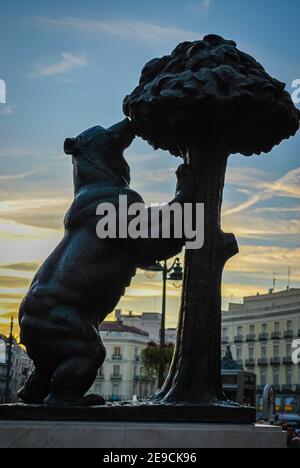 The Statue of the Bear and the Strawberry Tree, Madrid, Spain Stock Photo