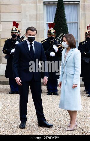 Moldova's President Maia Sandu and French President Emmanuel Macron ...