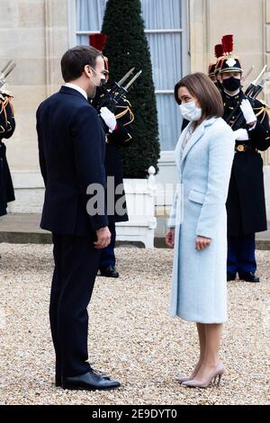 Moldova's President Maia Sandu and French President Emmanuel Macron ...