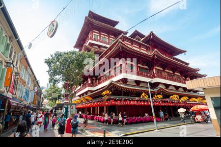 Singapore Chinatown district: Buddha Tooth Relic Temple and Museum complex