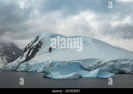 Icebergs,glacier and mountains along the Gerlache Strait, Antarctica Stock Photo