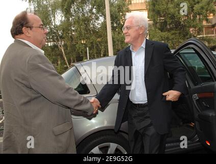 Former Socialist Prime Minister Lionel Jospin arrives at the meeting organized by regional federation of the French socialist Party, in Lens, Northen France, on September 16, 2006. Photo by Guibbaud-Mousse/ABACAPRESS.COM Stock Photo