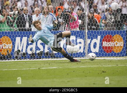 Germany's goalkeeper Jens Lehmann during the FIFA World Cup 2006, quarter final, Germany vs Argentina, in Berlin, Germany, on June 30, 2006. The game ended in draw 1-1 and Germany won (4-2) in a penalty-kick shootout. Photo by Christian Liewig/ABACAPRESS.COM Stock Photo