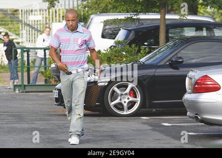 Bordeaux's midfielder Julien Faubert before the training session, in Bordeaux, France, on August 18, 2006. French football team coach Raymond Domenech selected Faubert for the first time, for the 16 August 2006 friendly match against Bosnia and Herzegovina in Sarajevo. Photo by Patrick Bernard/Cameleon/ABACAPRESS.COM Stock Photo