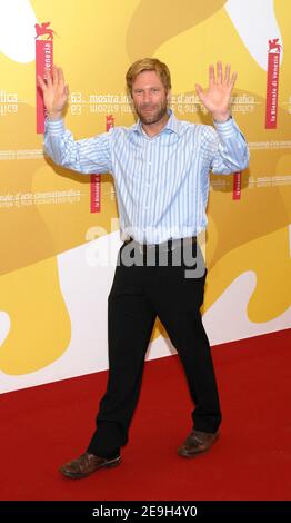 Actor and cast member Aaron Eckhart poses during the photocall for his new film 'The Black Dahlia' at the 63rd annual Venice Film Festival in Venice, Italy, on August 30, 2006. Photo by Nicolas Khayat/ABACAPRESS.COM Stock Photo