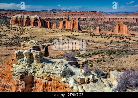 Towers and cliffs in Upper Cathedral Valley, Capitol Reef National Park, Colorado Plateau, Utah, USA Stock Photo