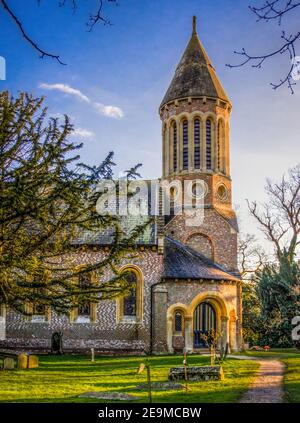 The parish church of St Mary the Virgin in Burghfield, Berkshire Stock Photo