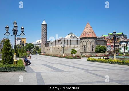 Yakutiye Medrese with minaret and Kümbet, 14th century Madrasa and example of Seljuk architecture in the city Erzurum, eastern Anatolia, Turkey Stock Photo