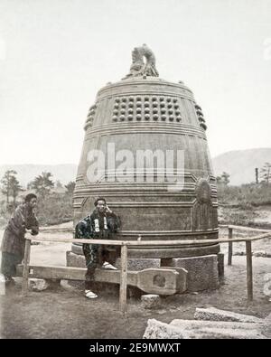 Late 19th century photograph - Giant Bell, Japan Stock Photo