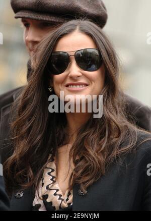 Ashton Kutcher and Demi Moore attend the ceremony where Bruce Willis is honored with the 2,321st Star on the Hollywood Walk of Fame in front of the Chinese Theatre. Los Angeles, October 16, 2006. Photo by Lionel Hahn/ABACAPRESS.COM Stock Photo