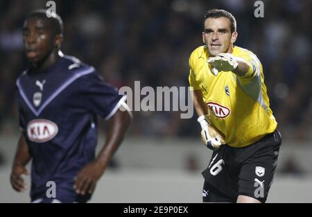 Borbeaux' goalkeeper Ulrich Rame gestures during the UEFA Champions League, Group C, Girondins de Bordeaux vs Liverpool FC at the Stade Chaban-Delmas in Bordeaux, France on October 18, 2006. Liverpool won 1-0. Photo by Christian Liewig/ABACAPRESS.COM Stock Photo