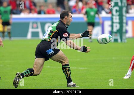 Northampton's Mark Robinson in action during the Heineken Cup match, Biarritz Olympique vs Northampton Saints (pool 6) at Aguilera Stadium in Biarritz, France, on October 22, 2006. Biarritz won 22-10. Photo by Manuel Blondeau/Cameleon/ABACAPRESS.COM Stock Photo