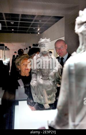 Bernadette Chirac visits the Chinese Art section of the Capital museum in Bejing, China on October 26, 2006. Pool photo by Romain Degoul/ABACAPRESS.COM Stock Photo