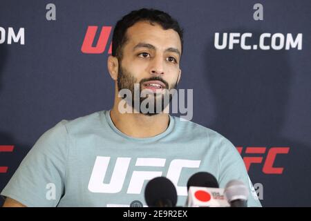 Las Vegas, Nevada, Las Vegas, NV, USA. 5th Feb, 2021. Las Vegas, NV - February 4: Askar Askar interacts with media during the UFC Vegas 18 Press Conference at UFC Apex on February 5, 2021 in Las Vegas, Nevada, United States. Credit: Diego Ribas/PX Imagens/ZUMA Wire/Alamy Live News Stock Photo