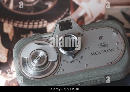 Caméra Zeiss Ikon Movikon 8 Avec Objectif Motivitar 10mm F/1,9 – Vintage