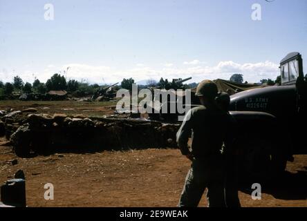 USA Vietnam-Krieg US ARMY Selbstfahrgeschütz (Selbstfahrlafette) M110 203 mm - Vietnam War United States Army Self-Propelled Gun M110 8 Inch Stock Photo