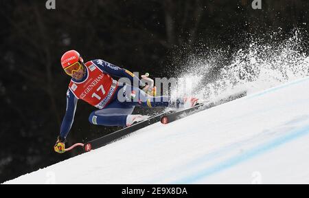 Garmisch Partenkirchen, Germany. 06th Feb, 2021. Alpine skiing, World Cup, Super G, men: Christof Innerhofer from Italy in action. Credit: Angelika Warmuth/dpa/Alamy Live News Stock Photo