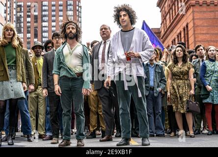 SACHA BARON COHEN, JOHN CARROLL LYNCH, CAITLIN FITZGERALD and JEREMY STRONG in THE TRIAL OF THE CHICAGO 7 (2020), directed by AARON SORKIN. Credit: DREAMWORKS PICTURES / Album Stock Photo