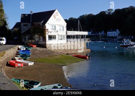 Riec sur Belon harbour on the Belon river, Restaurant ' Chez Jacky', Finistere, Bretagne, Brittany, France, Stock Photo