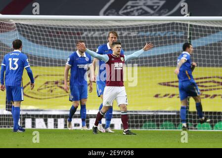 Burnley, UK. 06th Feb, 2021. Johann Gudmundsson of Burnley (c) celebrates after scoring his teams 1st goal. Premier League match, Burnley v Brighton & Hove Albion at Turf Moor in Burnley, Lancs on Saturday 6th February 2021. this image may only be used for Editorial purposes. Editorial use only, license required for commercial use. No use in betting, games or a single club/league/player publications. pic by Chris Stading/Andrew Orchard sports photography/Alamy Live news Credit: Andrew Orchard sports photography/Alamy Live News Stock Photo