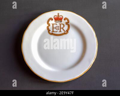 Vintage bone china historic tableware special edition Royal Silver Jubilee, plate with the Royal cypher EIIR 1977, Queen Elizabeth ii, England, GB, UK Stock Photo